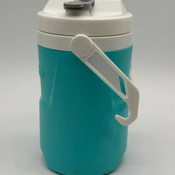 Igloo 1/2 Gallon Laguna Sport Beverage Jug with Hooks - Light Blue - Picture 2 of 7